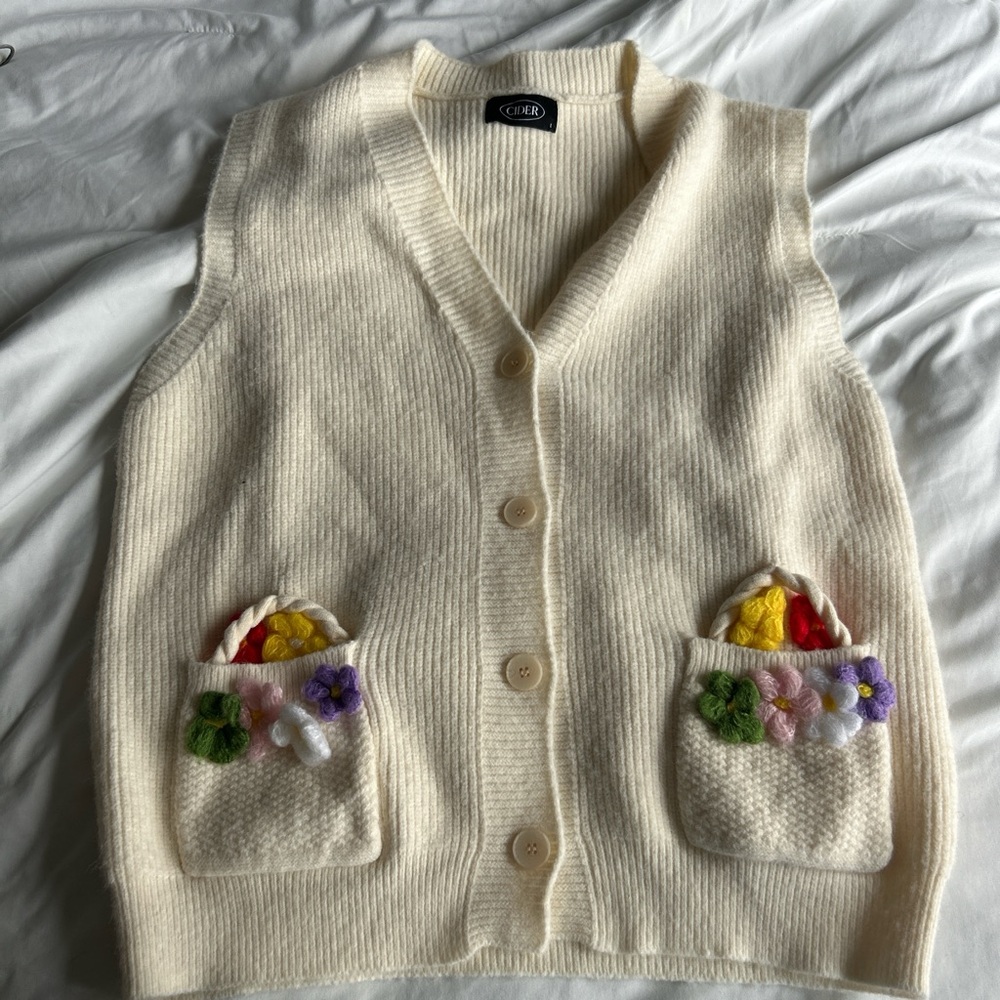 Cider Cream Knit Vest with Floral Accents
